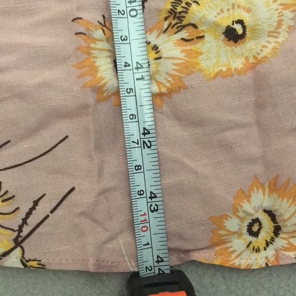 Madewell linen-blended duffle-cuff wrap dress in Dutch dandelion - Picture 5 of 11